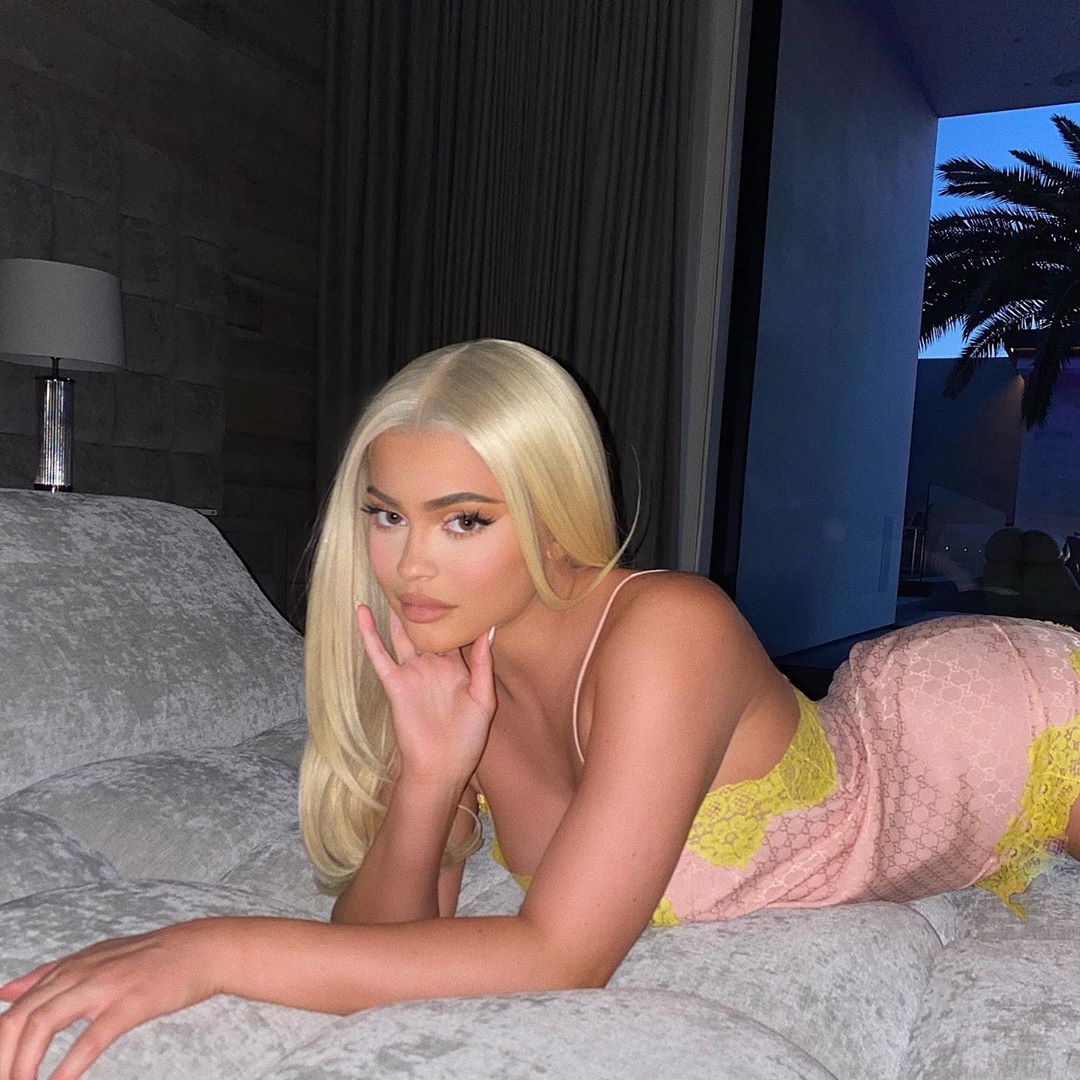 Η Kylie Jenner άλλαξε και πάλι τα μαλλιά της!