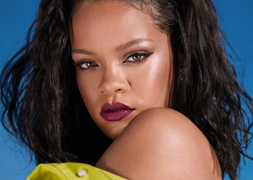 Η Rihanna ποζάρει για την νέα της συλλογή πιο sexy από ποτέ!