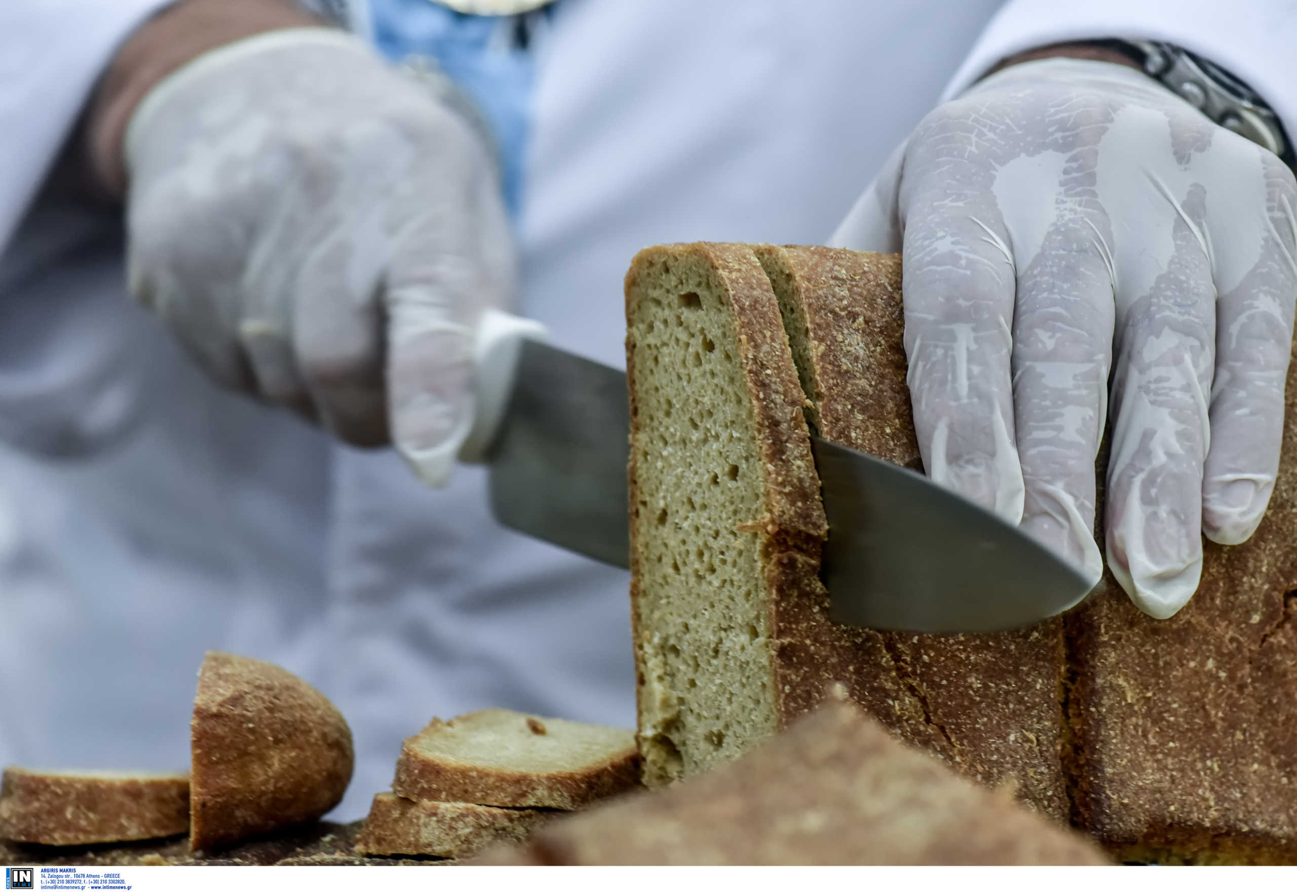 Συγκλονίζει η μητέρα της 9χρονης που λιποθύμισε από την πείνα στη Ρόδο, στο Live News