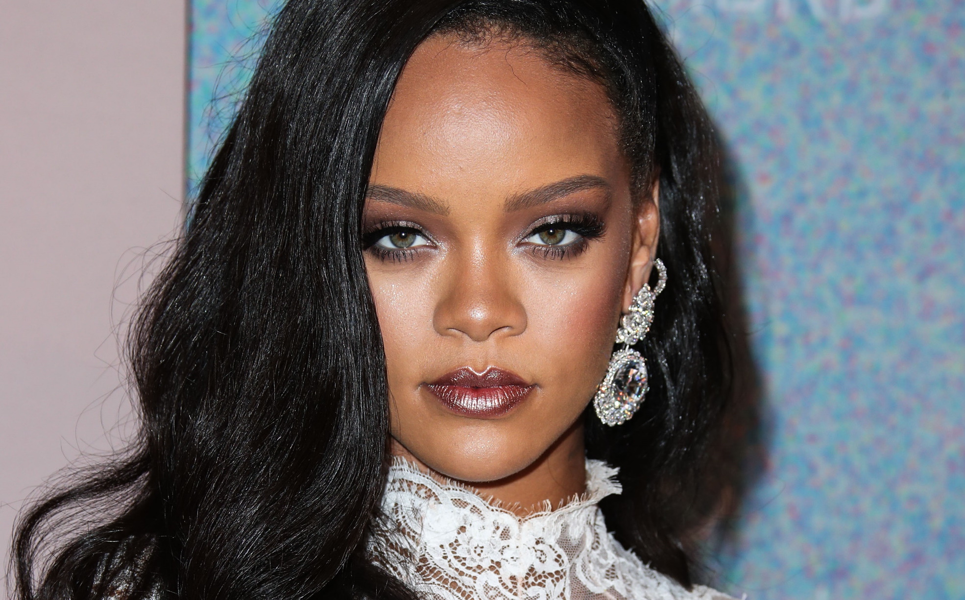 Τα Fenty Skincare, το νέο brand της Rihanna, έρχεται και ιδού τι πρέπει να ξέρεις!