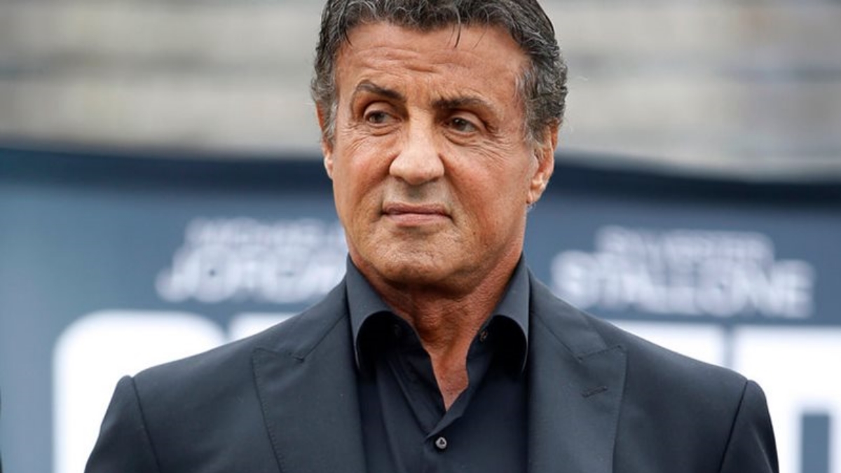 Χαμός με το σχόλιο του Stallone – “Ο Ράμπο δε θα φορούσε μάσκα”