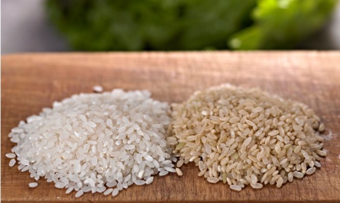 Ρύζι λευκό ή καστανό; Ποιο είναι πιο υγιεινό – Διαφορές, διαβήτης και πιθανοί κίνδυνοι