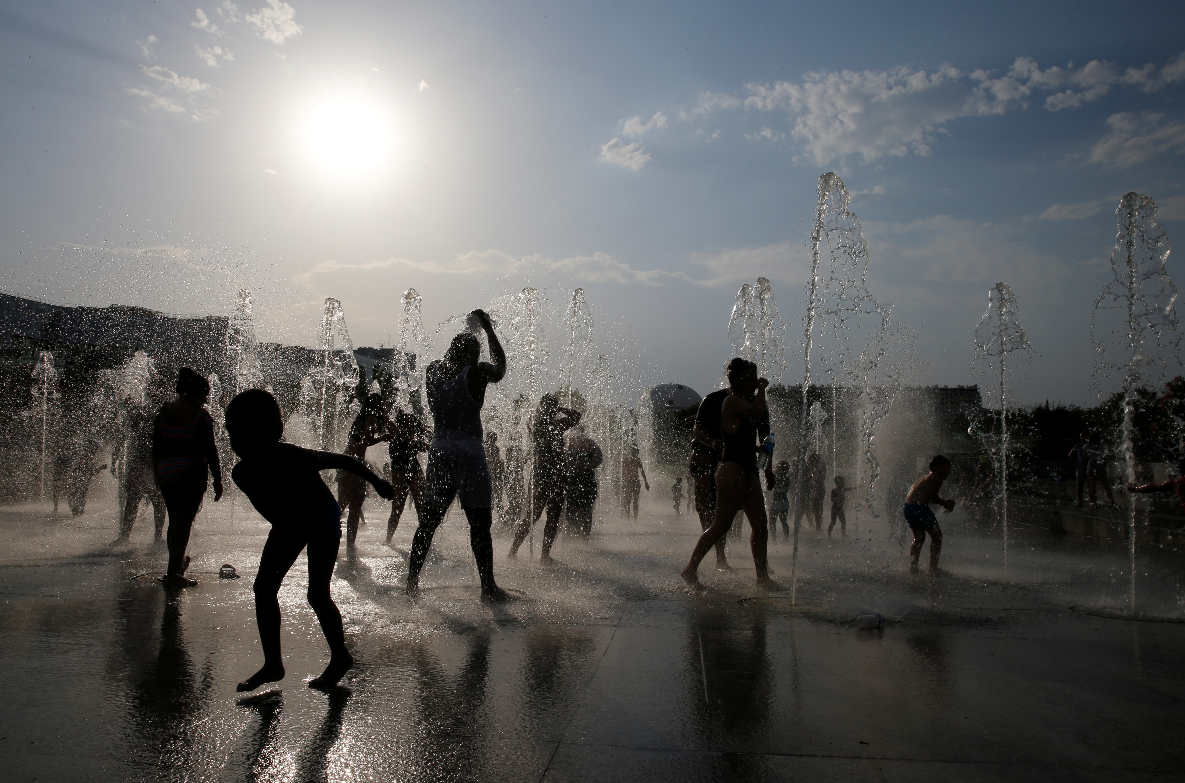 Καιρός αύριο: Υψηλές θερμοκρασίες και την Παρασκευή – Αναλυτική πρόγνωση