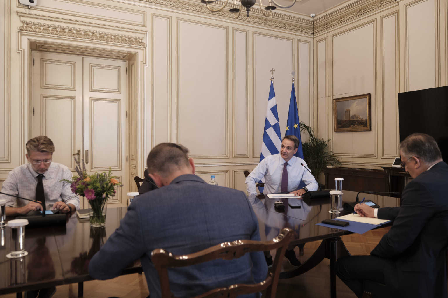 Τέλος ο συνωστισμός! Αυστηροί έλεγχοι στους εσωτερικούς χώρους