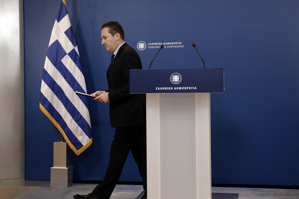 Πέτσας: Ο Μητσοτάκης ζήτησε από τους λοιμωξιολόγους να απαγορευθούν τα πανηγύρια μέχρι τέλος Ιουλίου