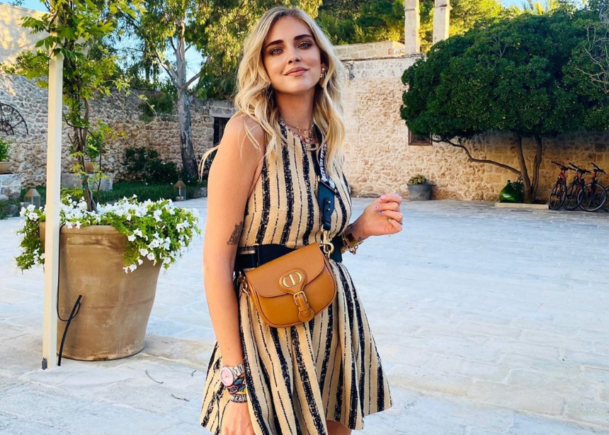 H Chiara Ferragni σου δείχνει τα must σανδάλια της σεζόν!