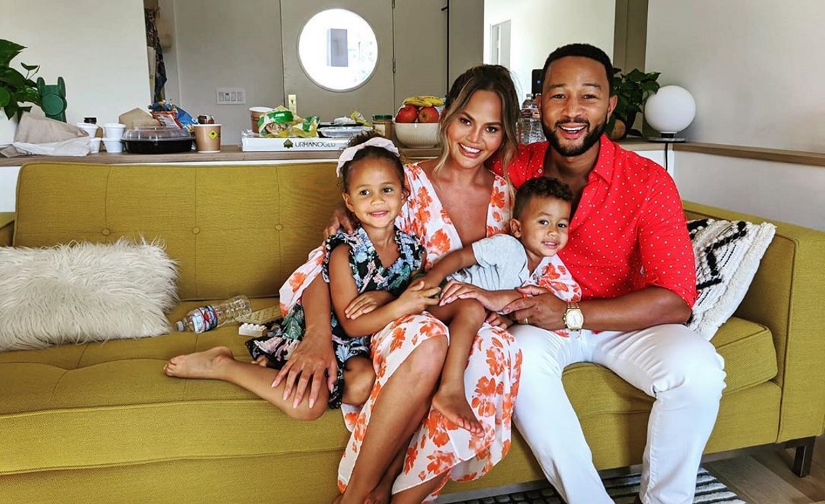 Η Chrissy Teigen έγκυος στο τρίτο της παιδί με τον John Legend!