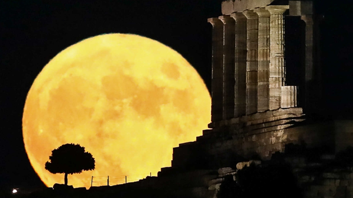 Αυγουστιάτικη Πανσέληνος: Μαγευτικές εικόνες από όλη την Ελλάδα!