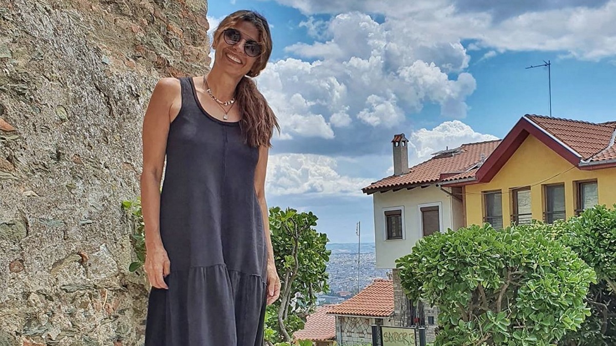 Πόπη Τσαπανίδου: Ποζάρει χωρίς ίχνος μακιγιάζ απολαμβάνοντας τις διακοπές της στην Κεφαλονιά