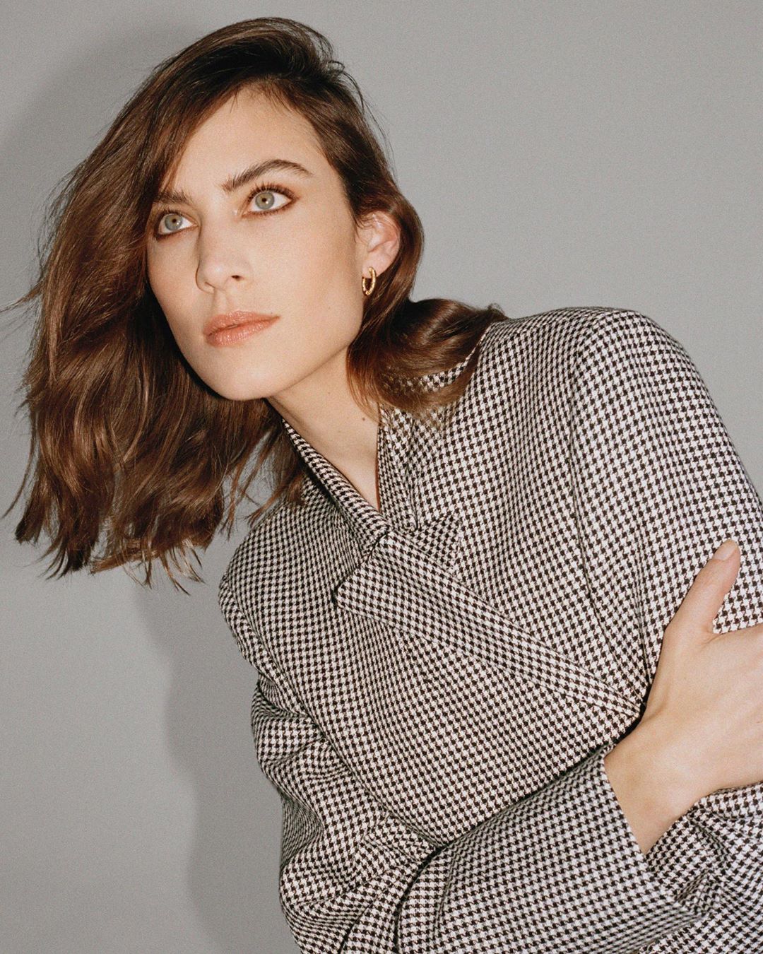 Η Alexa Chung μόλις έκανε το πιο αγαπημένο μας μακιγιάζ! Μαντεύεις;