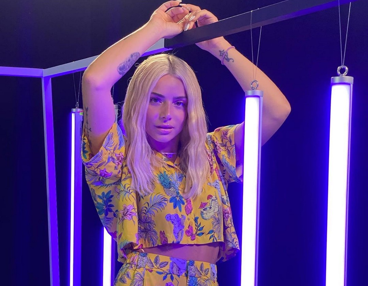 Νέο look για τη Josephine! Έκοψε (κι άλλο) τα μαλλιά της