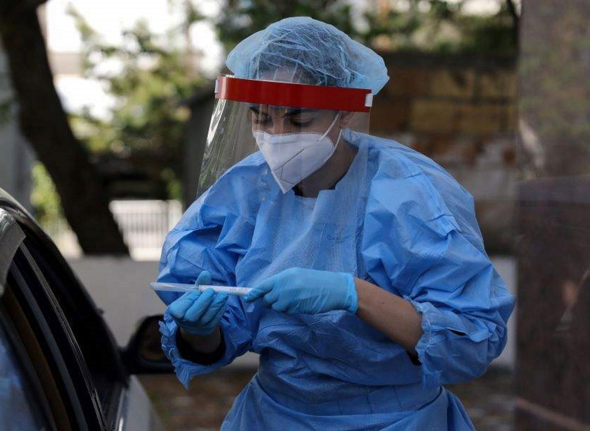 Κορονοϊός: 33 νεκροί και 543 νέα κρούσματα σήμερα