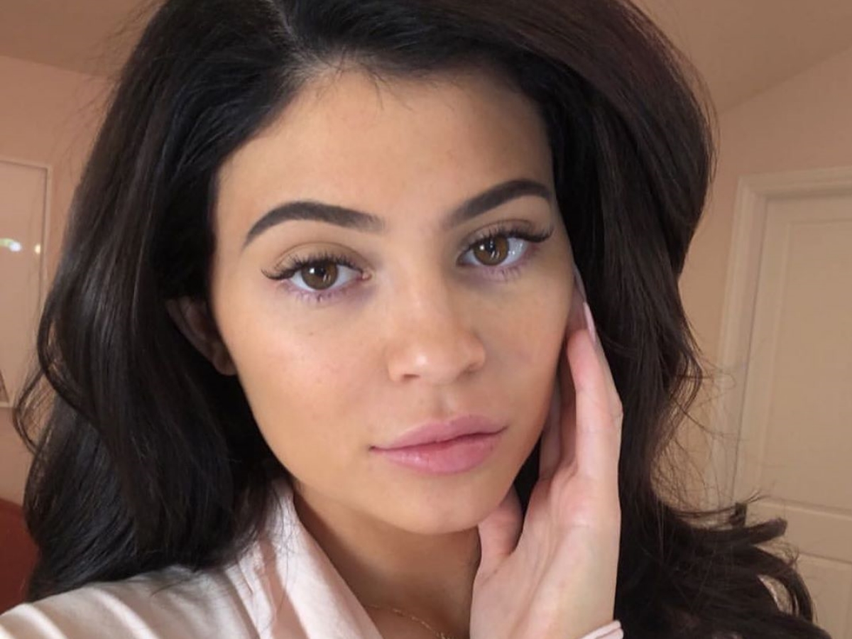 Η Kylie Jenner λανσάρει ένα προϊόν με συστατικό για plump αποτέλεσμα! Ποιο είναι;