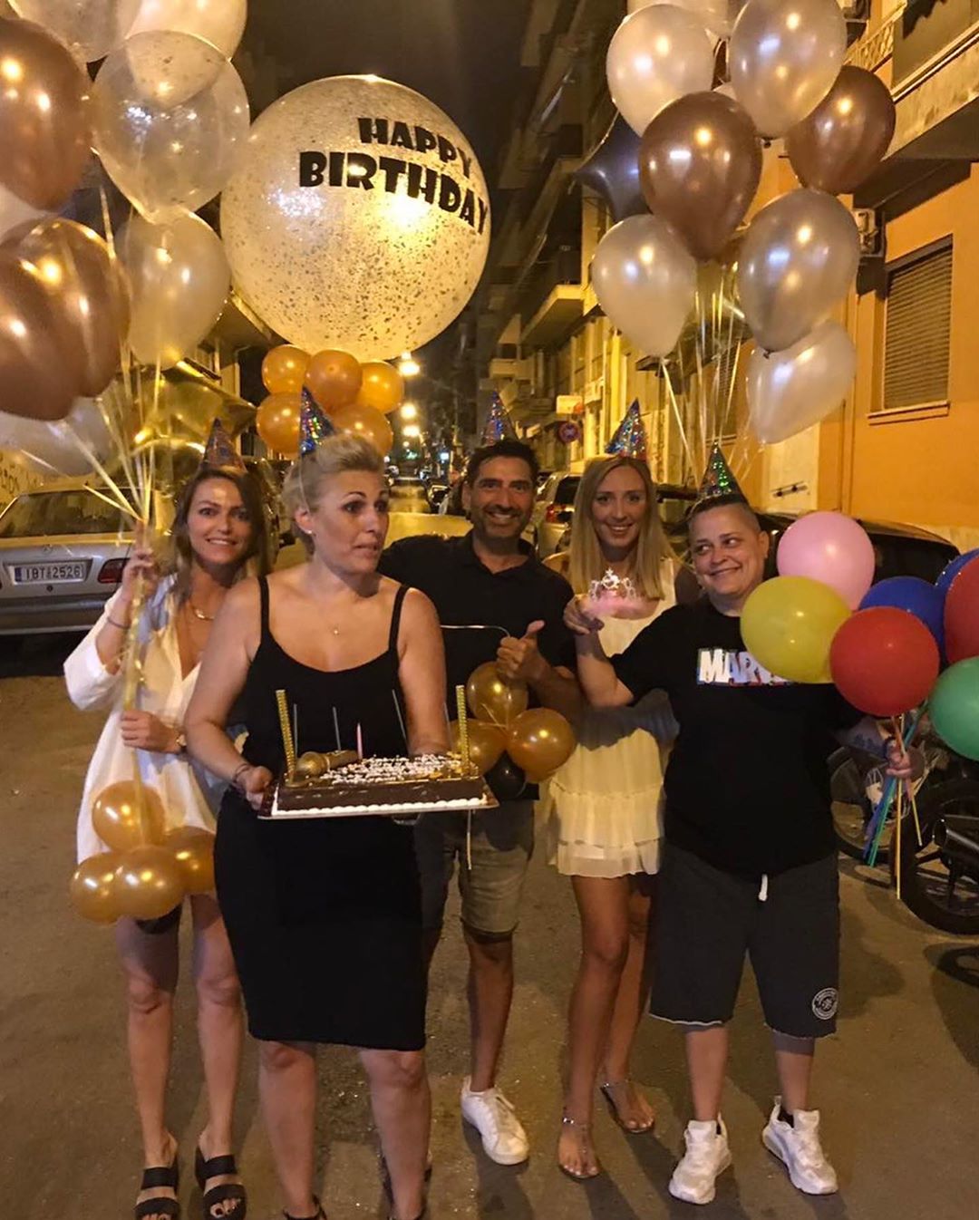 Γενέθλια Μελίνας Ασλανίδου | Το party με τον σύντροφό της, η τούρτα και η ηλικία της (pics)