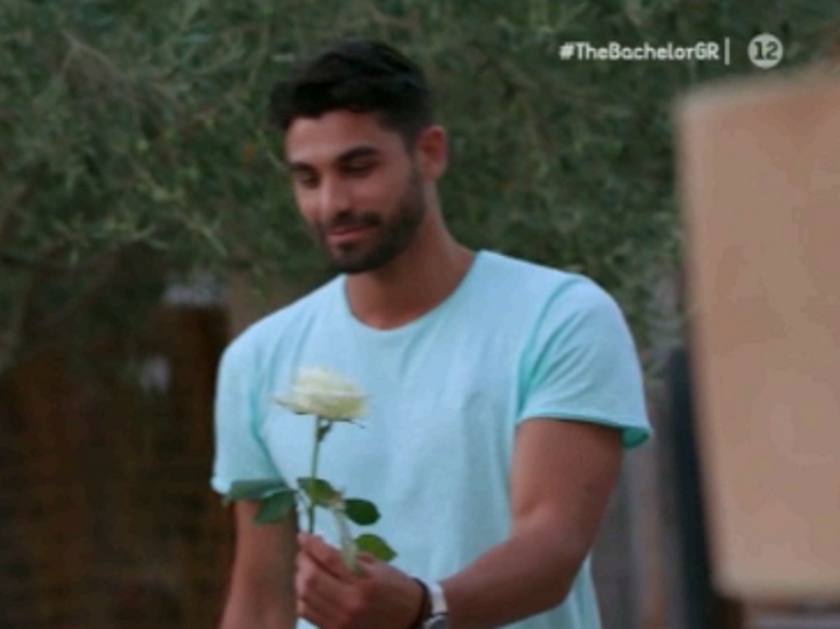 The Bachelor: Αυτή είναι η κοπέλα που κέρδισε το λευκό τριαντάφυλλο (video)