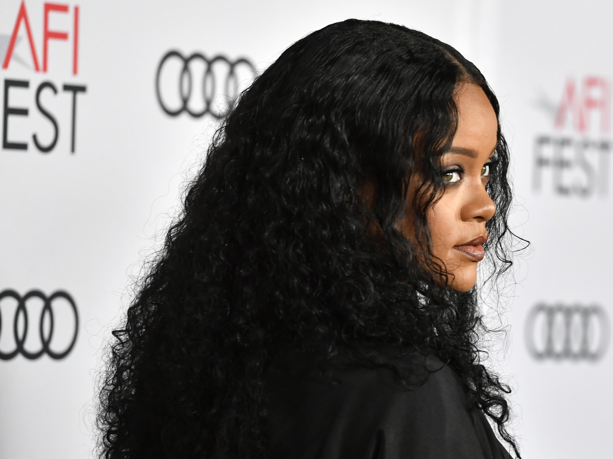 Η Rihanna έκανε το πιο 80’s κούρεμα (και δεν είναι το shag)!