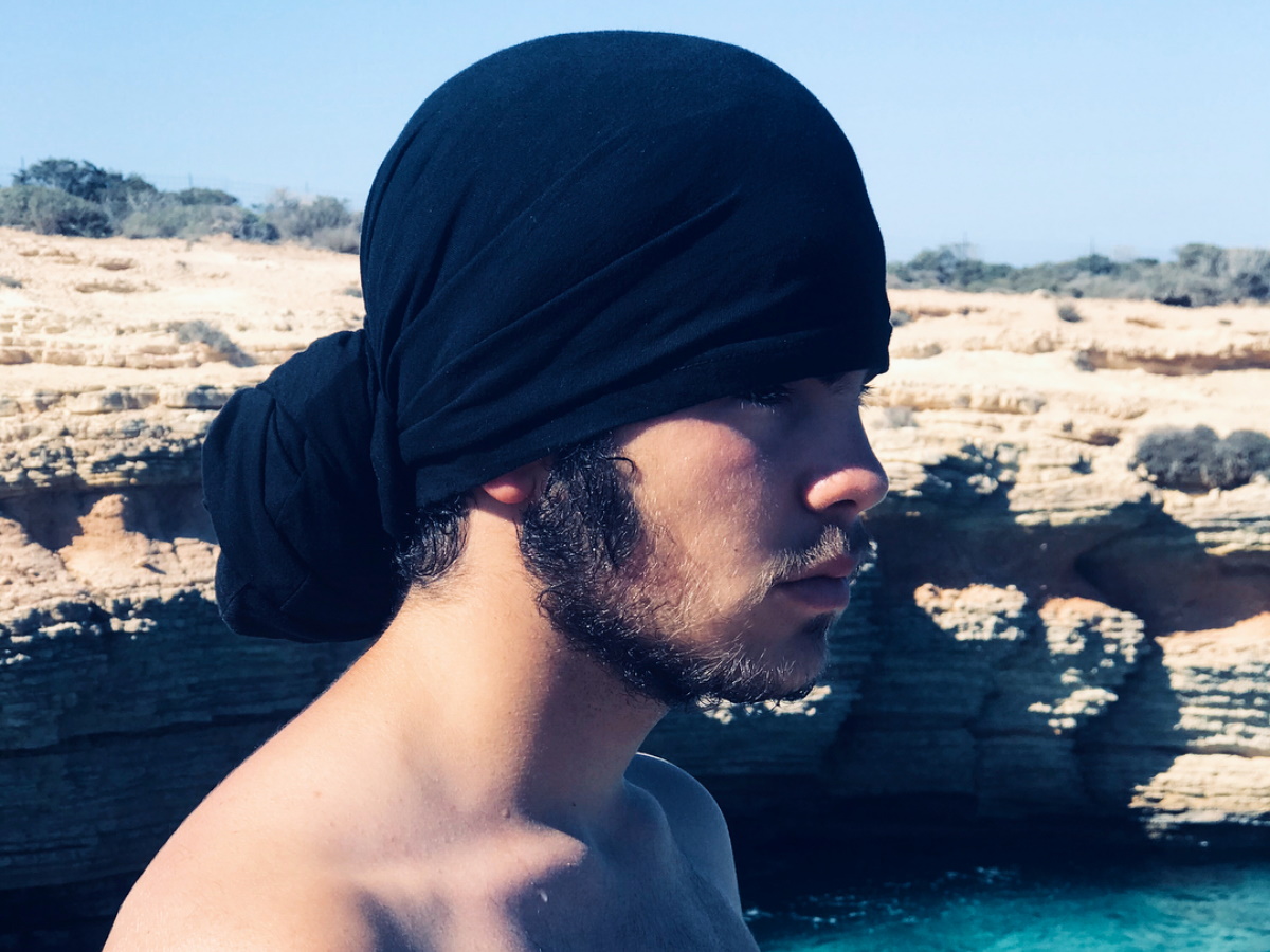 Άγγελος Λάτσιος: Ο γιος της Ελένης Μενεγάκη έγινε ολόκληρος άντρας – Η φωτογραφία στην παραλία