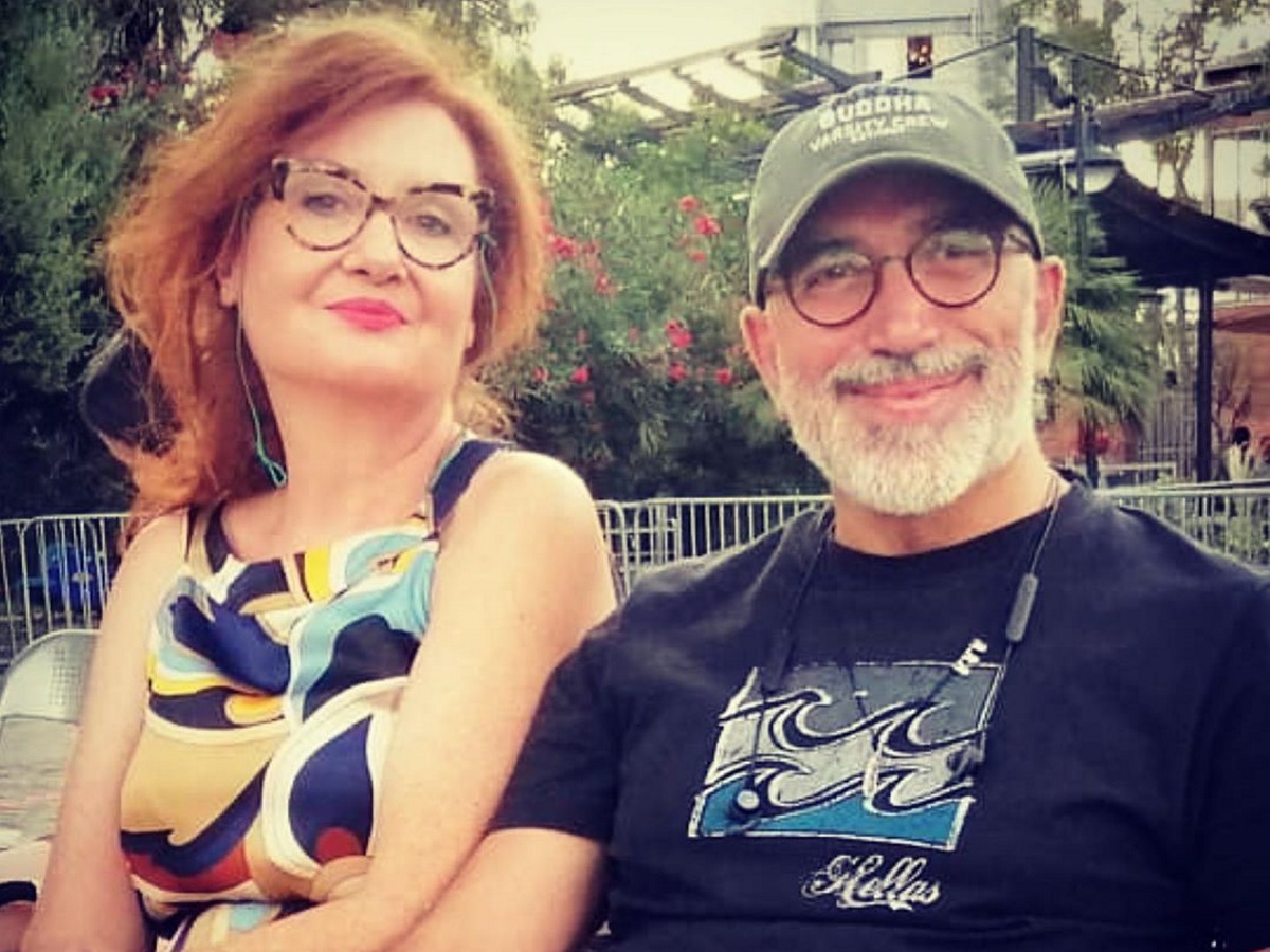 Φωτεινή Ντεμίρη – Χάρης Γρηγορόπουλος: Βόλτα στη θάλασσα για την Κανέλα και τον Τρελαντώνη του “Καφέ της Χαράς” (pic)