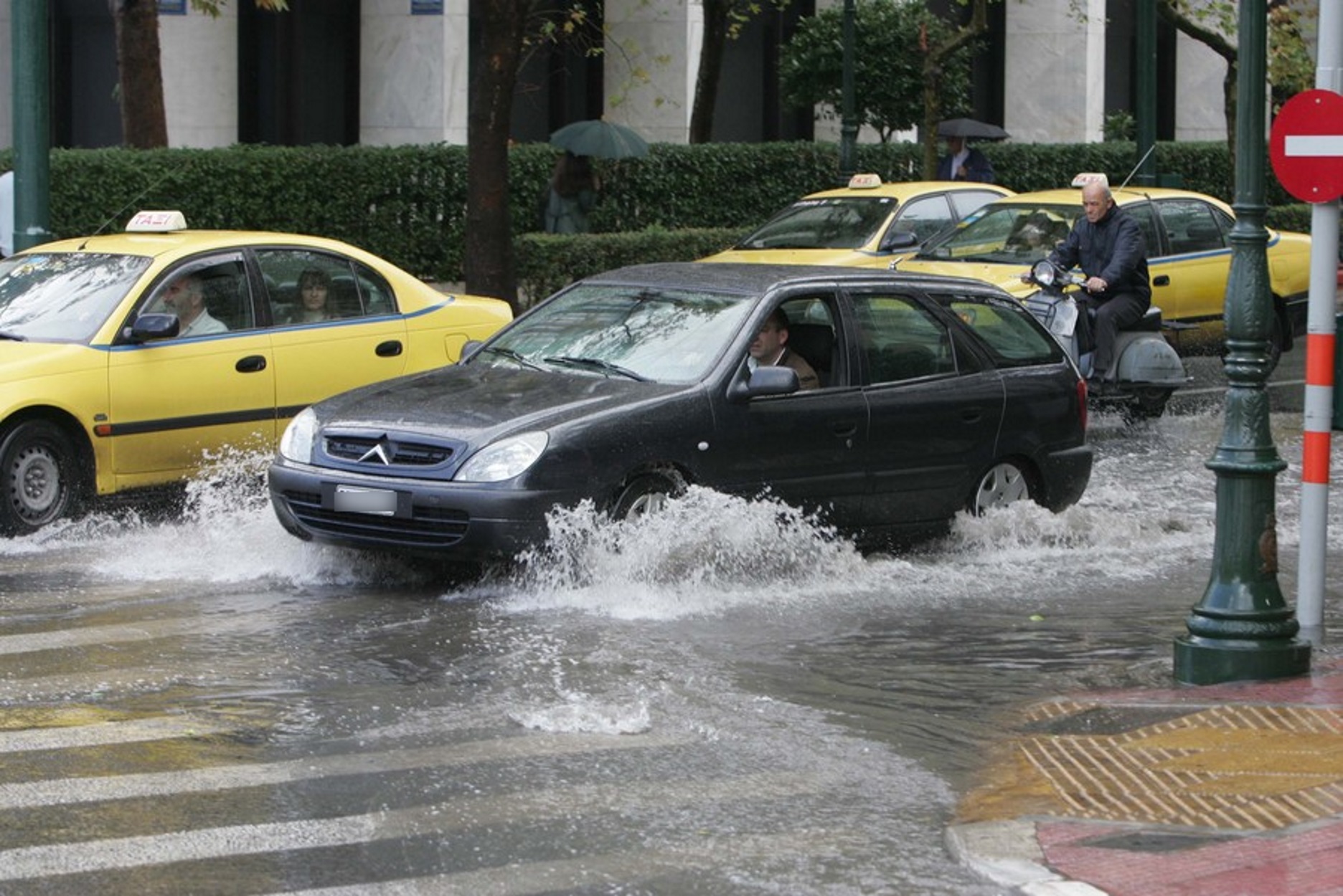 Καιρός αύριο: Πού θα βρέχει;