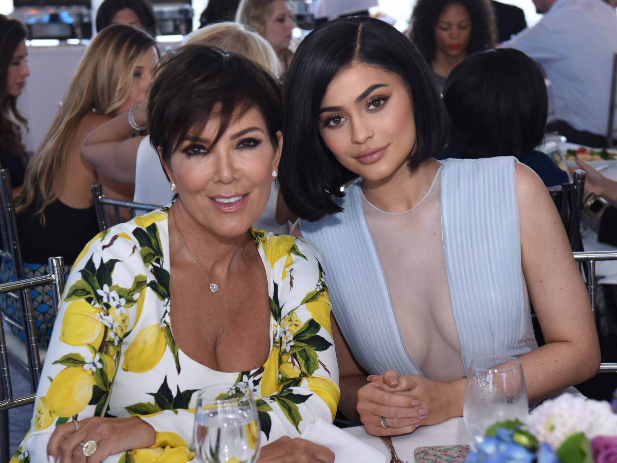 Η Kylie Jenner σε αυτήν εδώ τη photo είναι ίδια με τη μαμά της, Kris!