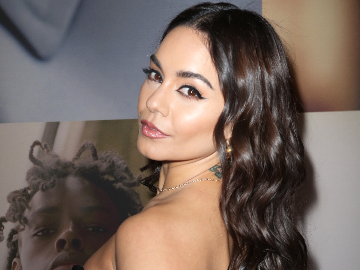 Η Vanessa Hudgens είναι μια ακόμη διάσημη που έκανε shag! Μήπως να το σκεφτούμε κι εμείς;