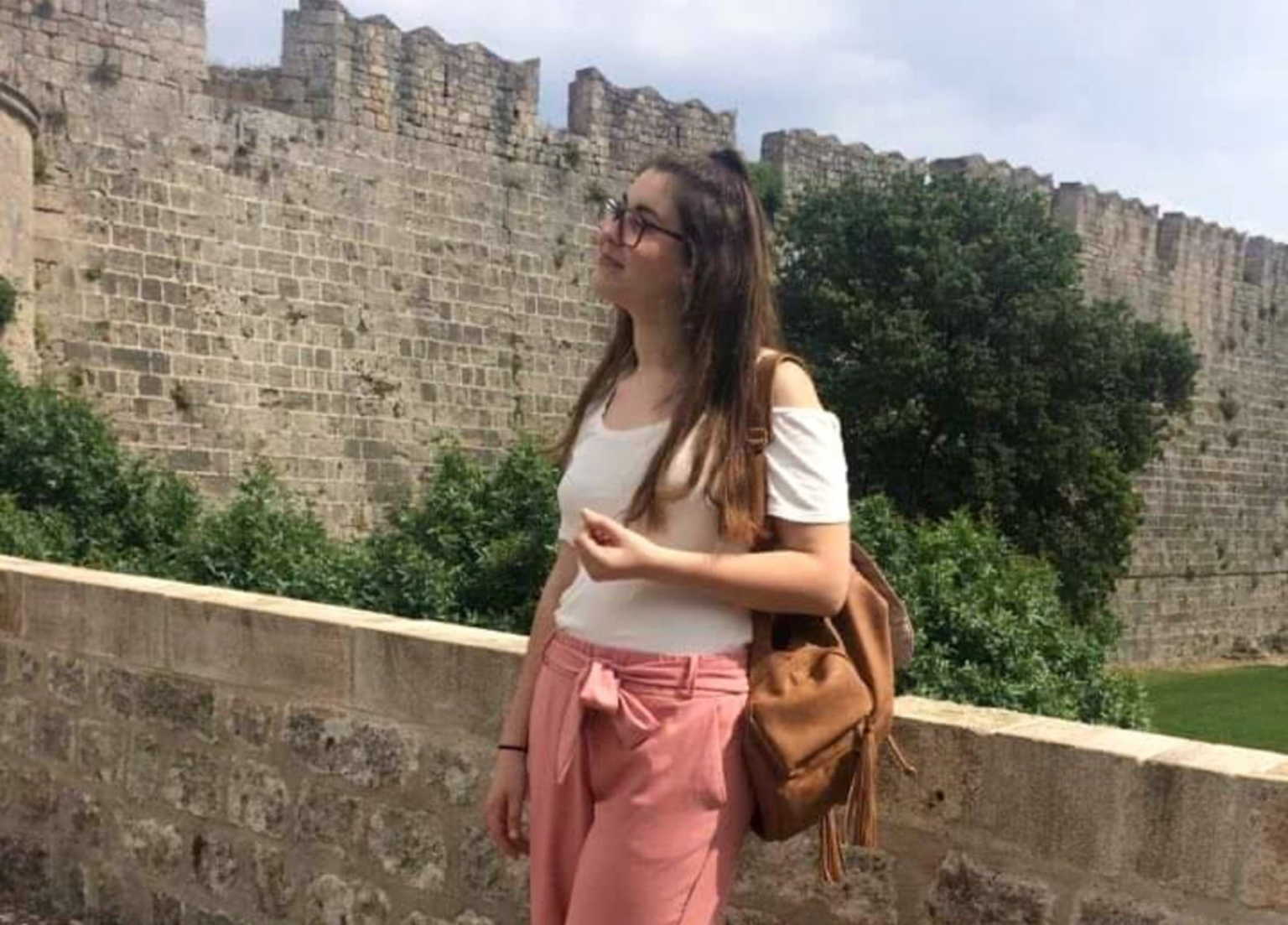 Ελένη Τοπαλούδη: Δυο χρόνια μετά τη δολοφονία της – “Δικαιωμένοι αλλά ψυχικά νεκροί” δηλώνουν οι γονείς της