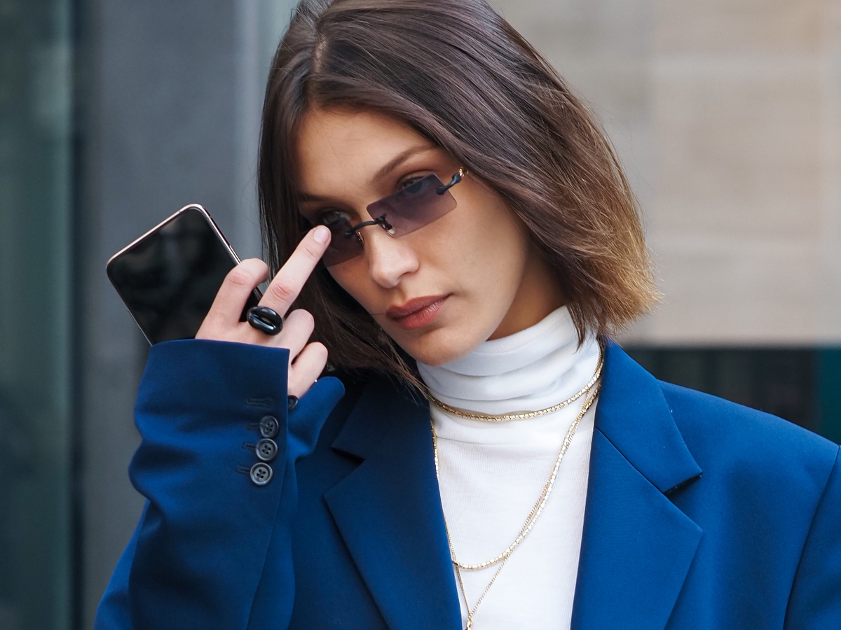 Η Bella Hadid σε Zoom Call με την Vogue εμφανίστηκε σχεδόν… γυμνή!