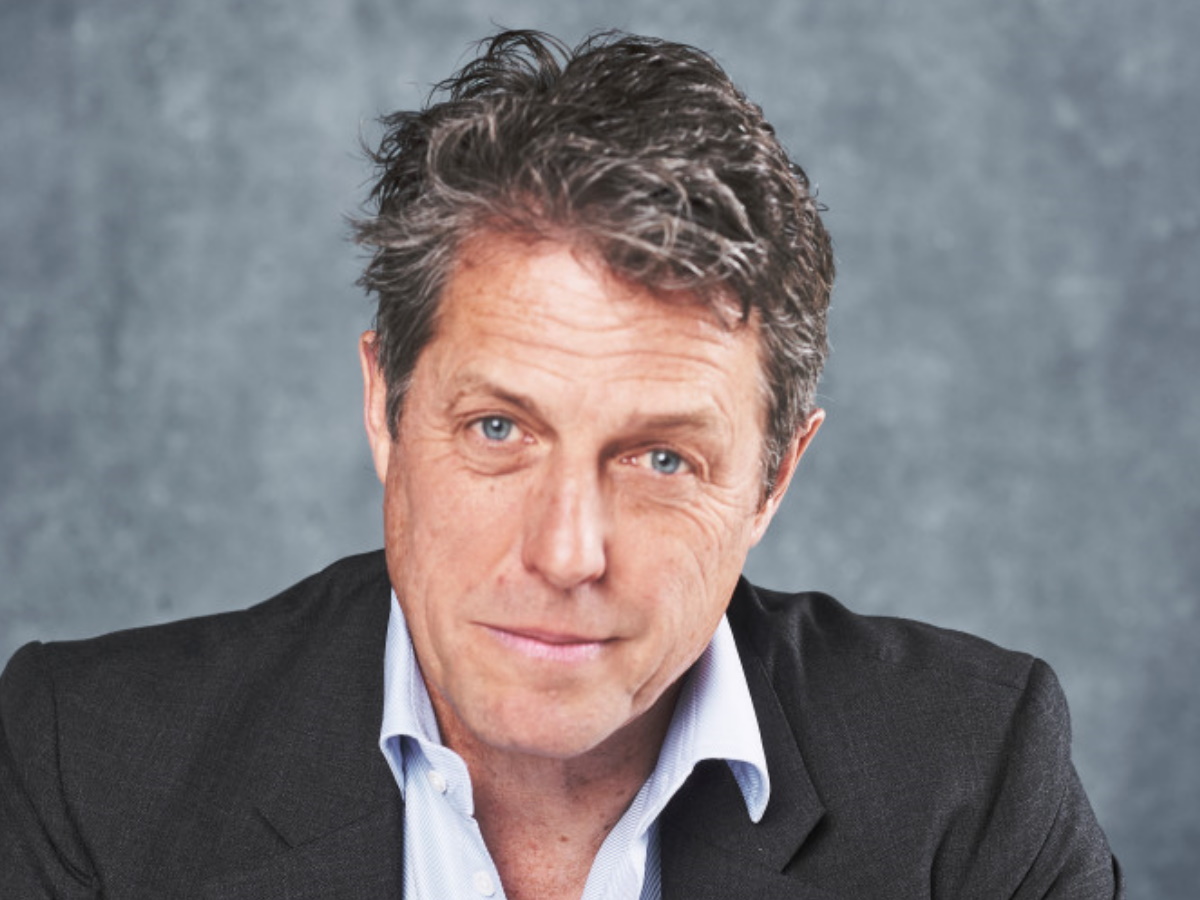 Ο Hugh Grant νόσησε από τον Covid-19 και περιγράφει τα συμπώματά του (video)