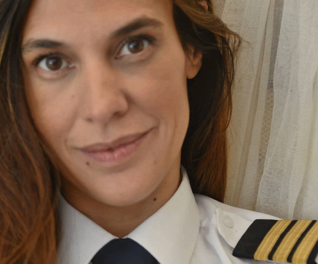 Ιζαμπέλα Κογεβίνα: Η όμορφη ηθοποιός έγινε πιλότος! Όσα λέει στο TLIFE για το παιδικό της όνειρο, τα ταξίδια και τη νέα καθημερινότητα με τα παιδιά (pics)