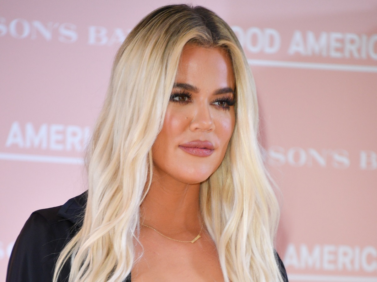 Η Khloe Kardashian μόλις μας έδειξε πώς είναι πραγματικά τα μαλλιά της (και δεν είναι αυτά που νόμιζες)!