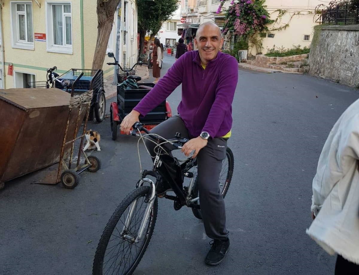Μανώλης Κωστίδης: Ο δημοσιογράφος στο TLIFE, για τα συμπτώματα του με τον κορονοϊό – “Είχα πόνους παντού και αϋπνίες”