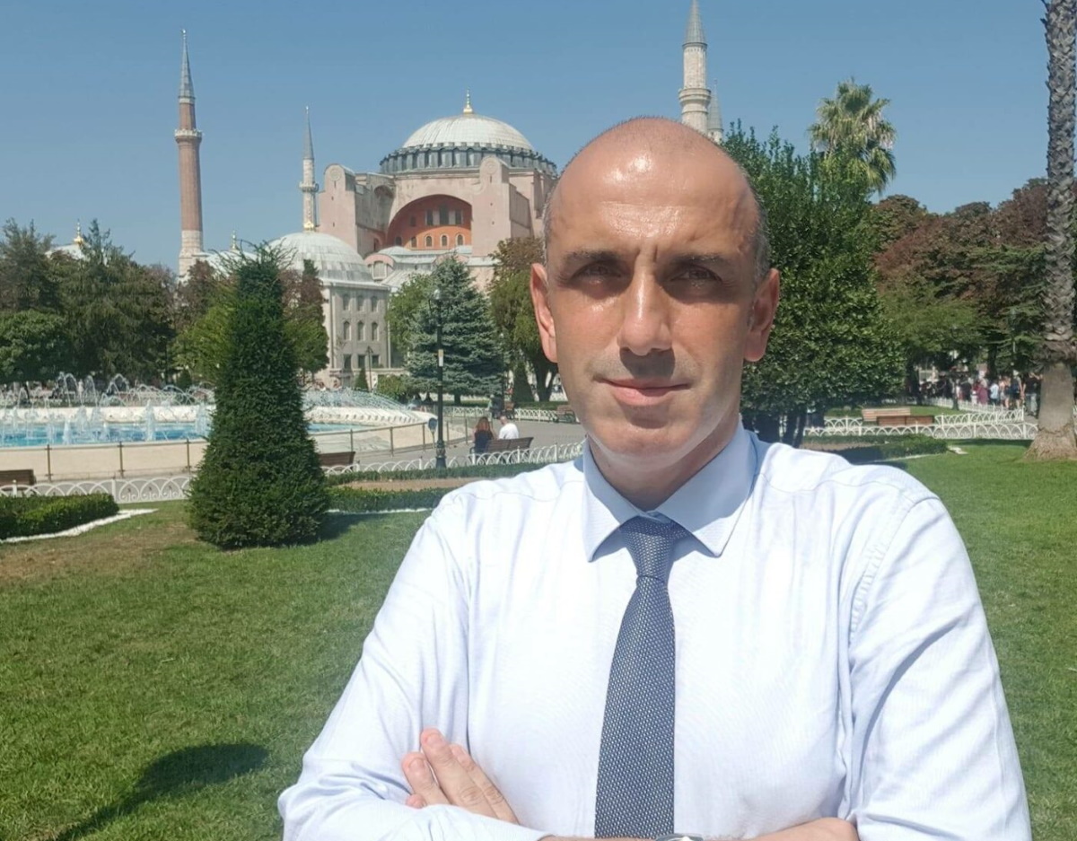 Μανώλης Κωστίδης: Περιγράφει όσα έζησε με τον κορονοϊό στην Τουρκία – Τα χάπια που του έδωσαν, και ο έλεγχος της αστυνομίας