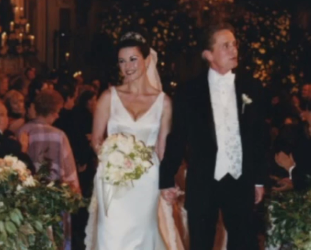 Catherine Zeta Jones: Γιορτάζει τα 20 χρόνια γάμου με τον Michael Douglas με ένα βίντεο από τη ζωή τους! “Σ΄αγαπώ όπως τότε”
