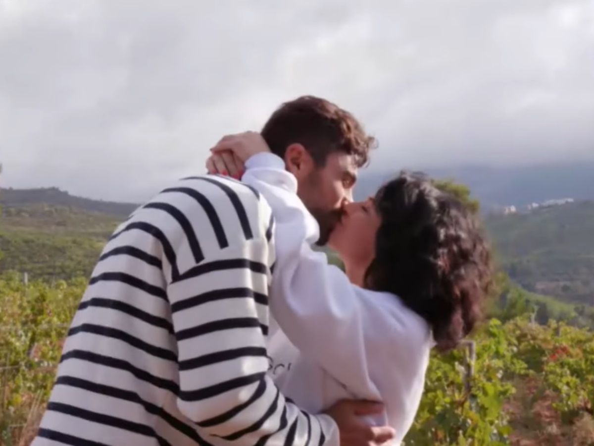 The Bachelor: Το άκρως ερωτικό ραντεβού της Αντζελίνας με τον Παναγιώτη και τα καυτά φιλιά τους κάτω από τον ήλιο! (video)