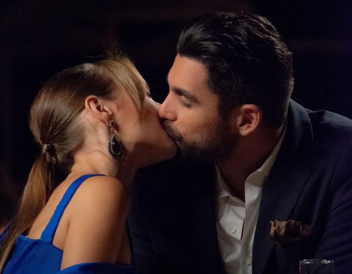 The Bachelor: Ο Παναγιώτης προσκάλεσε τη Βίβιαν να κοιμηθεί μαζί του – Πώς αντέδρασε εκείνη; (video)