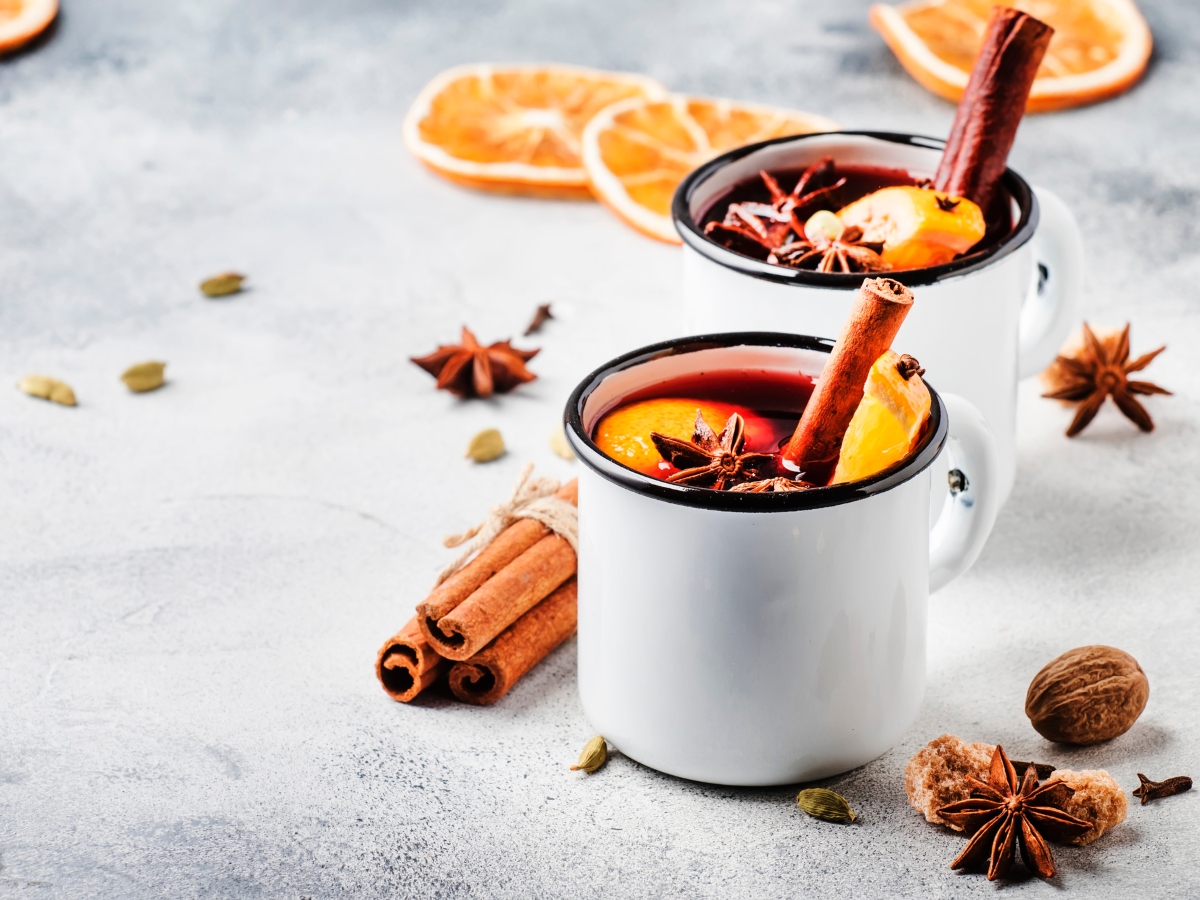 Συνταγή για Gluhwein, το ζεστό κρασί των Χριστουγέννων