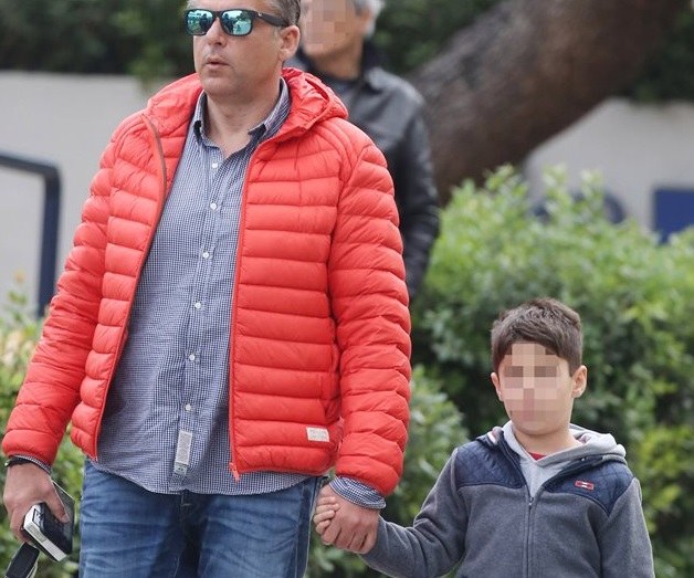 Περήφανος μπαμπάς ο Γιώργος Λιάγκας – Το βίντεο με τον γιο του, που είναι κι αυτος χειμερινός κολυμβητής