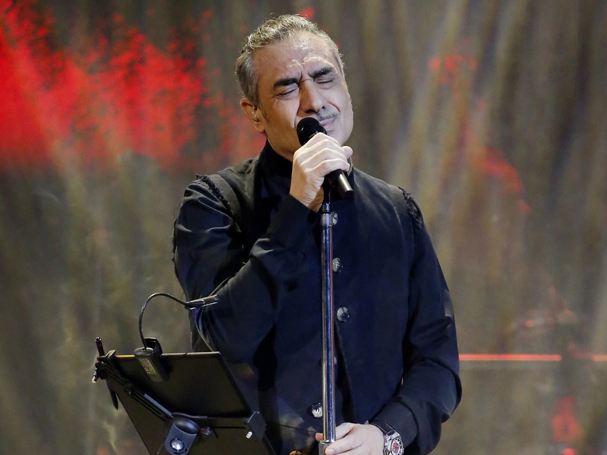 Νότης Σφακιανάκης: «Ερείπιο» ο τραγουδιστής μετά την αυτοκτονία του συνεργάτη του