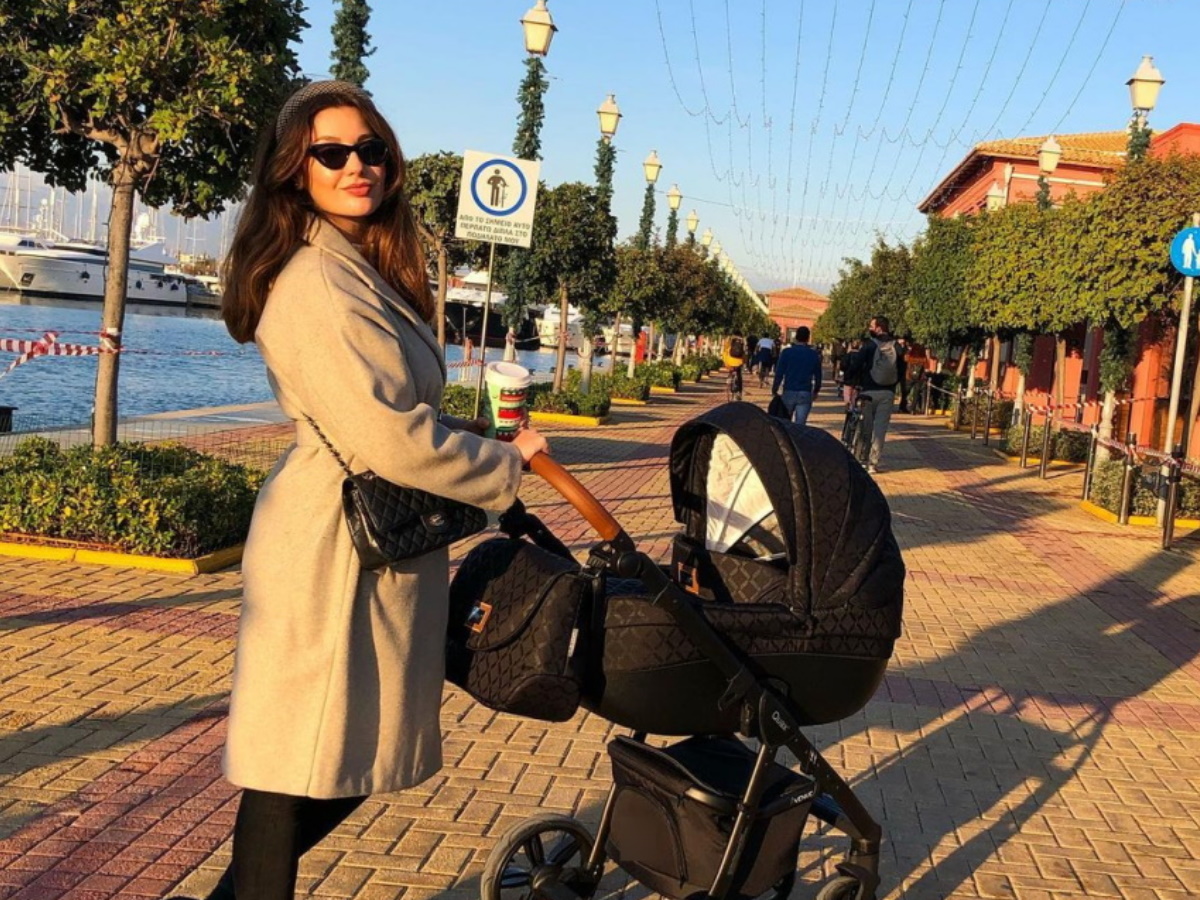 Σιντορέλα Τόλη: Οι πρώτες βόλτες του πανέμορφου μοντέλου με την νεογέννητη κόρη της! (pics)