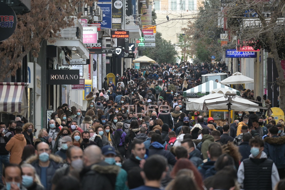 Λαοθάλασσα! Βούλιαξε η Ερμού από κόσμο που πήγε για ψώνια - TLIFE  φωτορεπορτάζ