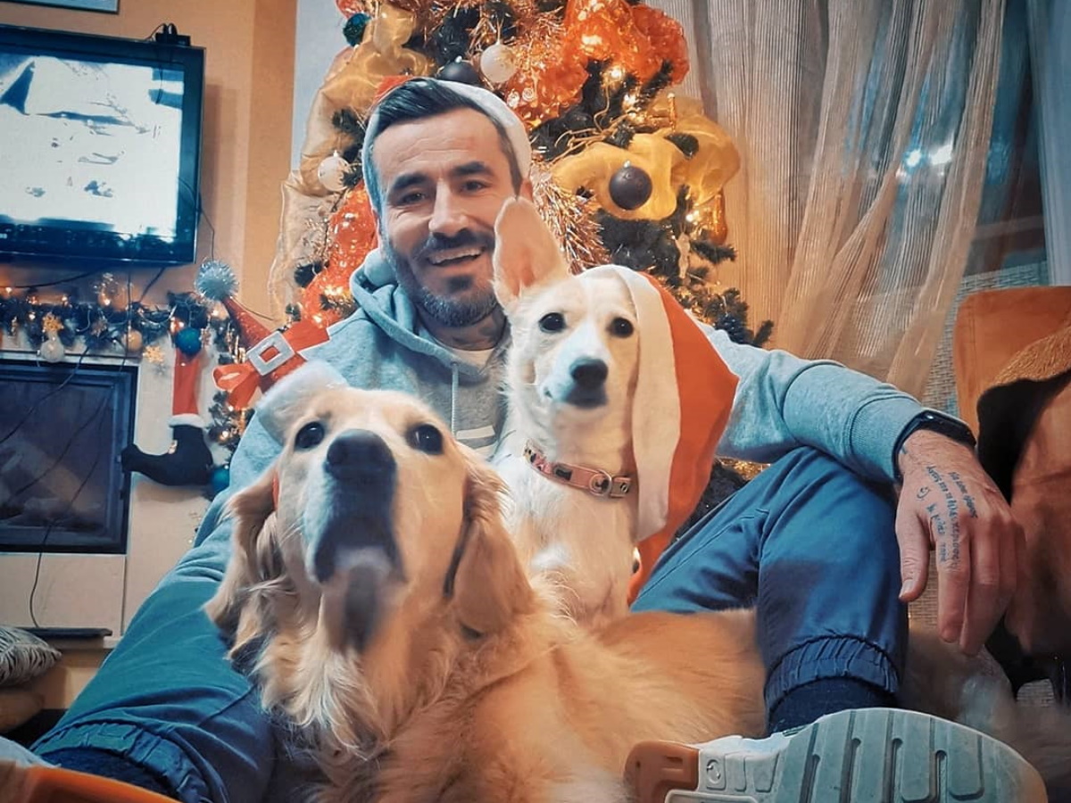 Γιώργος Μαυρίδης: Η οικογενειακή φωτογραφία και το αισιόδοξο μήνυμα για τη νέα χρονιά μετά την περιπέτεια με τον κορονοϊό