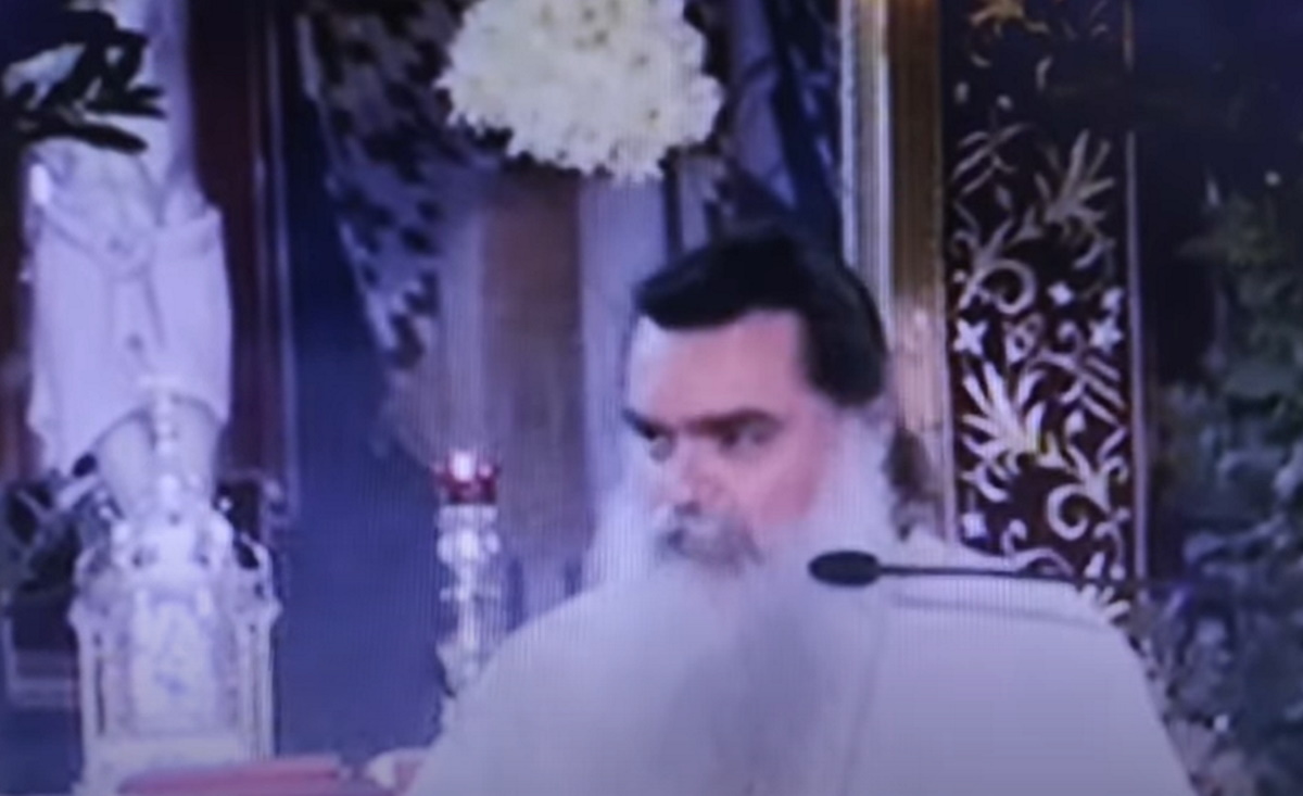 Σοκάρει ο ιερέας από το Αγρίνιο: “Με την ίδια λαβίδα κοινώνησα πιστούς και ασθενείς με κορονοϊό”