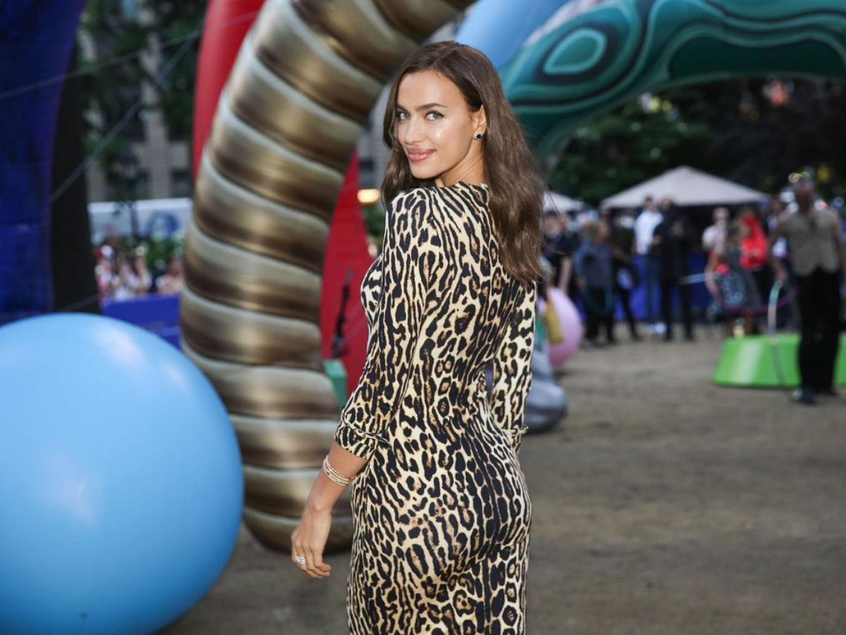 H Irina Shayk λέει …Ναι σε ένα δύσκολο animal print