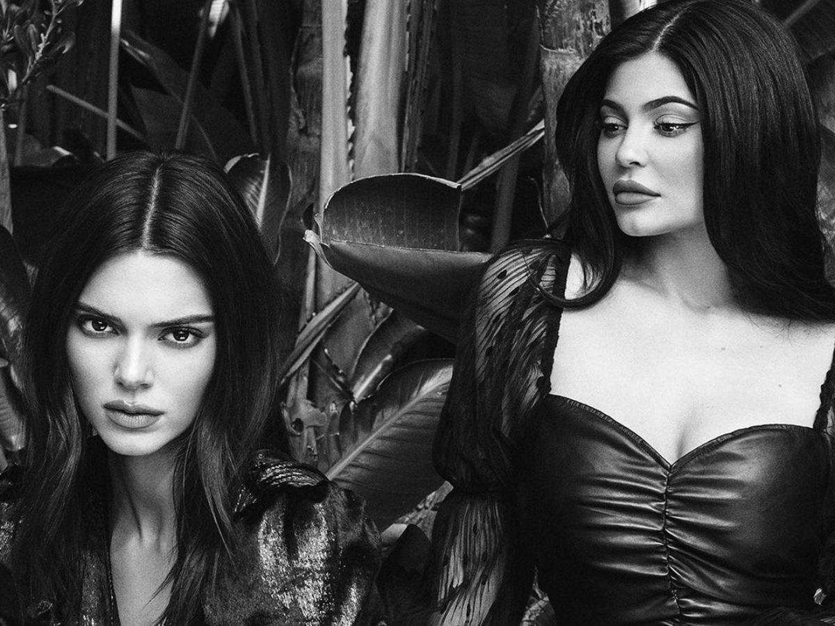 Kendall Jenner- Kylie Jenner: Βγήκαν για φαγητό ντυμένες με το ίδιο trend