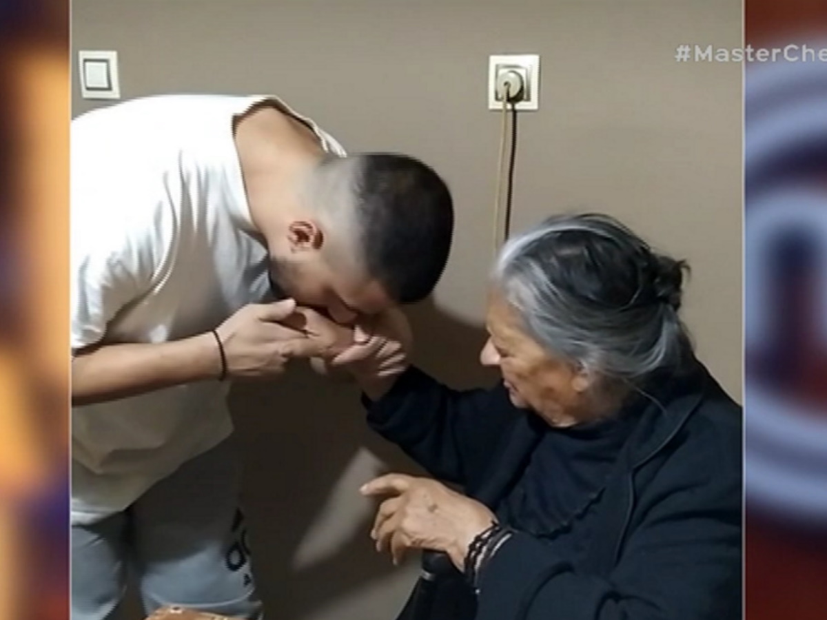 MasterChef: Ο διαγωνιζόμενος που συγκίνησε με την ιστορία του – Η ευχή της γιαγιάς του