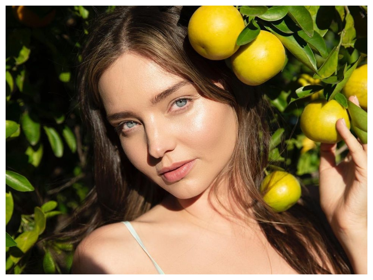 H Miranda Kerr μόλις αποκάλυψε το τέλειο tip για να έχουμε όλες λαμπερή επιδερμίδα