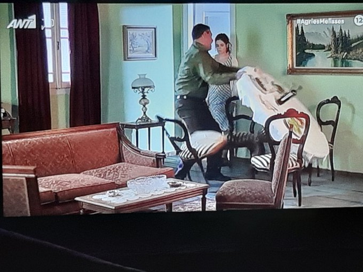 Άγριες Μέλισσες: Ο Βόσκαρης γύρισε ανάποδα το τραπέζι και το twitter, συμπάθησε την τρομοκρατημένη Σοφούλα