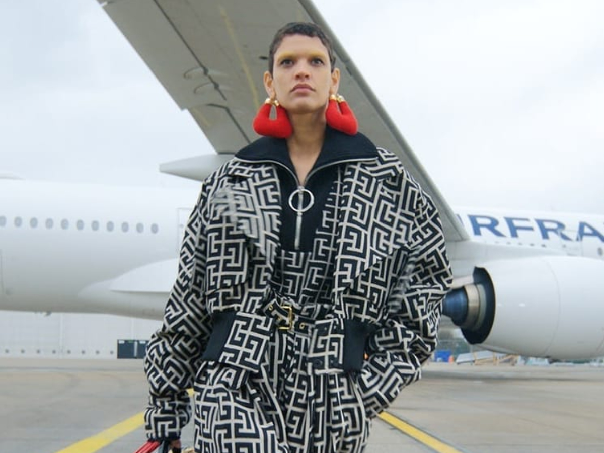 Ο Balmain στήνει ένα show στο αεροδρόμιο με ‘’Ready to fly’’ σύνολα