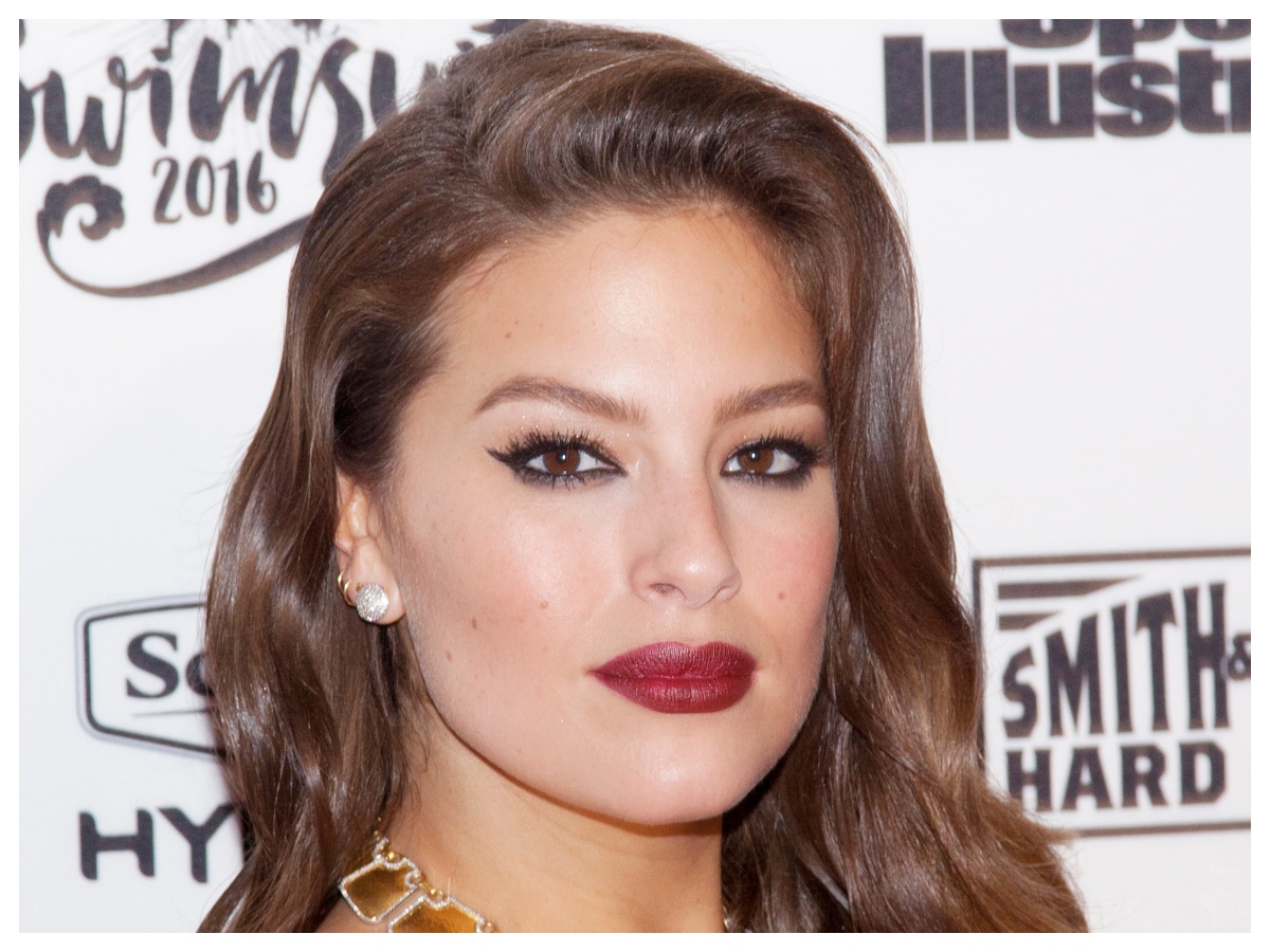 Τι συνέβη στα μαλλιά της Ashley Graham;