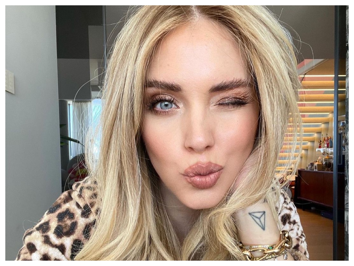 H Chiara Ferragni ανέβασε ένα throwback κούρεμα και τώρα ανυπομονούμε να ανοίξουν τα κομμωτήρια